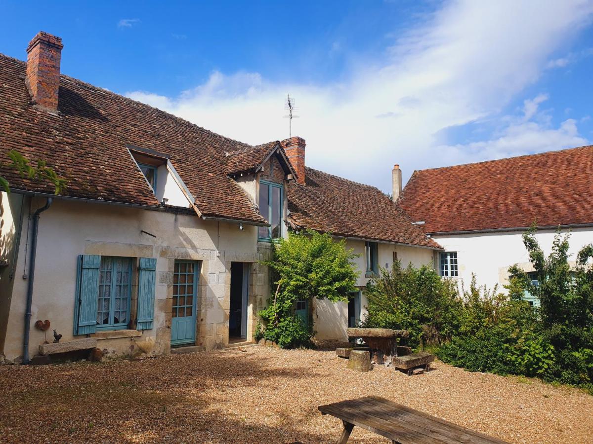 Saint-Amand-en-Puisaye Ferme Equestre & Chambres D'Hotes Gateau Stables Proche Guedelon المظهر الخارجي الصورة
