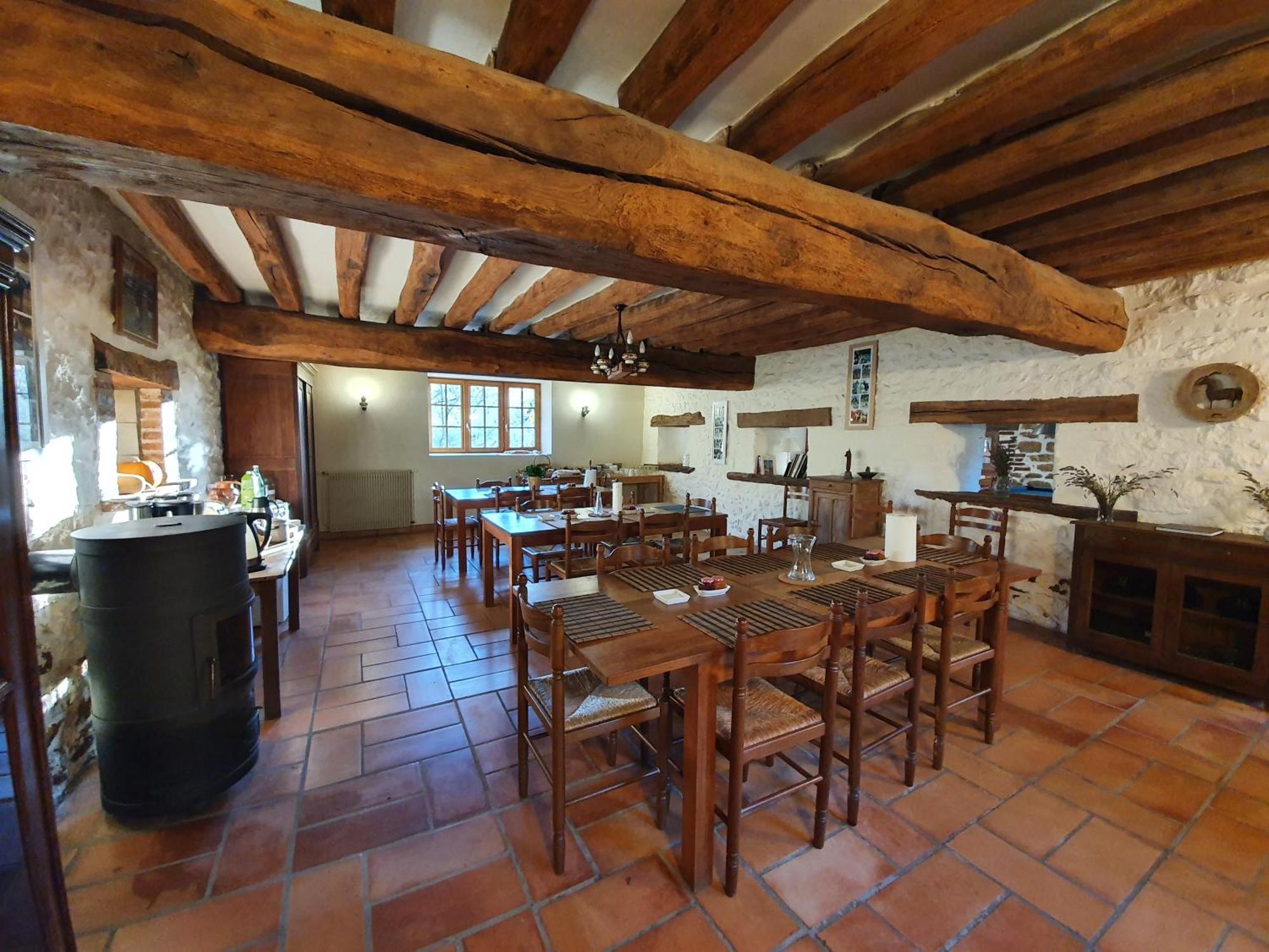 Saint-Amand-en-Puisaye Ferme Equestre & Chambres D'Hotes Gateau Stables Proche Guedelon المظهر الخارجي الصورة