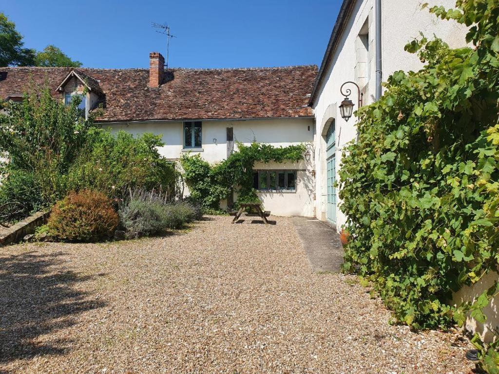 Saint-Amand-en-Puisaye Ferme Equestre & Chambres D'Hotes Gateau Stables Proche Guedelon المظهر الخارجي الصورة
